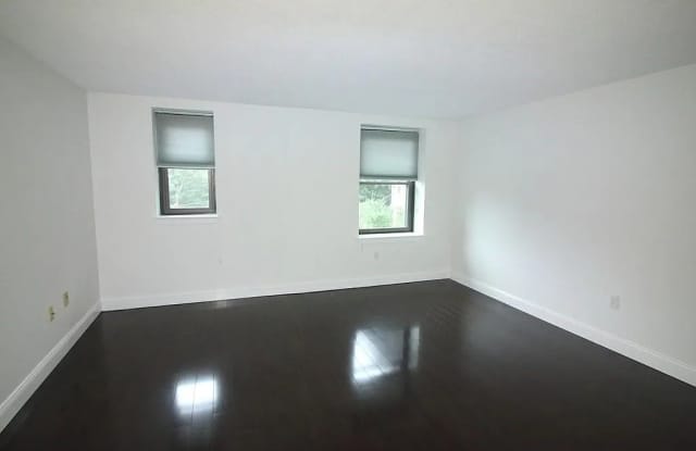 1029 Pleasant St photos photos
