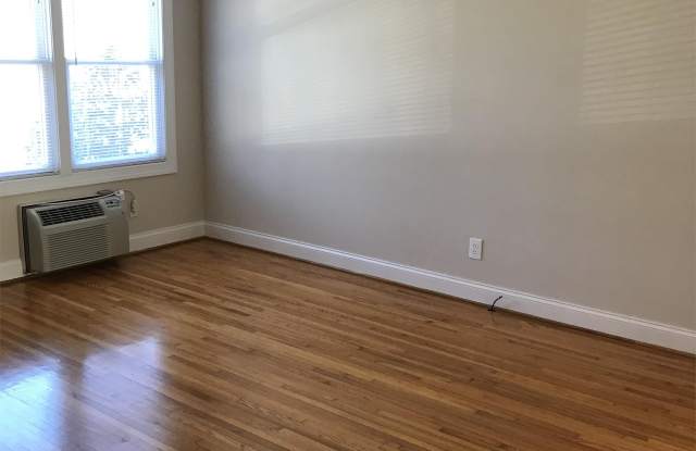 1324 Delane Avenue Gallery 3