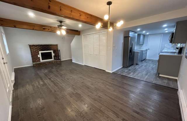 8213 Sunset Drive Gallery 2
