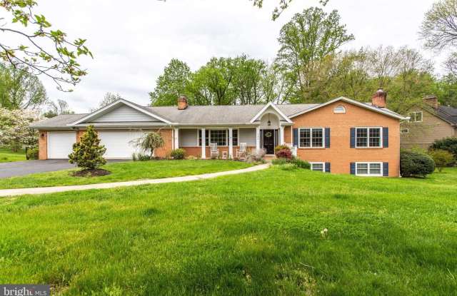 736 LAWTON ST - 736 Lawton Street, McLean, VA 22101