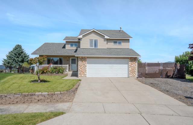 Spacious Tri-Level Home in Post Falls Near The Links Golf Course Gallery 3