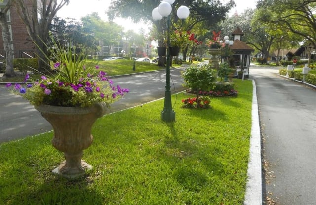 3730 N Inverrary Dr - 3730 Inverrary Dr, Lauderhill, FL 33319