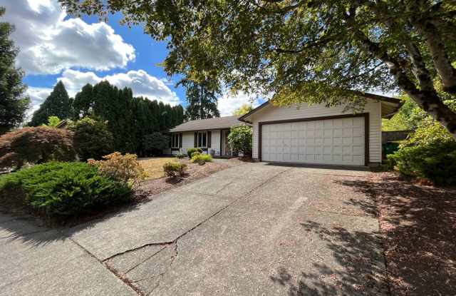 Gorgeous 3Bd + 2.5Ba in Beaverton!! Beautiful Backyard, Large Garage, Air Conditioning and Washer / Dryer Included!! Remodeled interior. Gallery 3