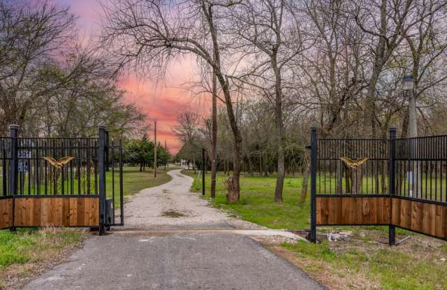 Lovely residential retreat property on 1 acre photos photos
