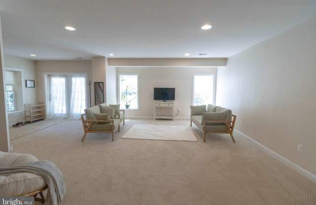 3624 STONEWALL MANOR Drive Gallery 4