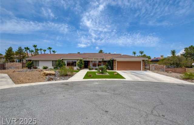 Fabulous Ranch-Style Home on Over Half an Acre – No HOA! photos photos