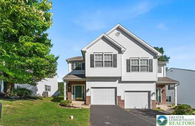 1537 Crest Park Court Gallery 2
