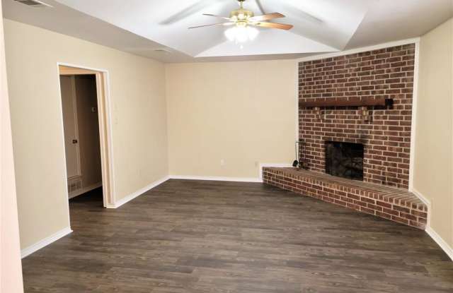208 Shawnee Trail Gallery 2