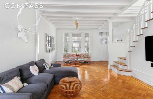 205 Windsor Place Gallery 3