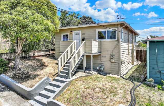 Great 2 Bed 1 Bath House in Vallejo -- AVAILABLE NOW !!! photos photos