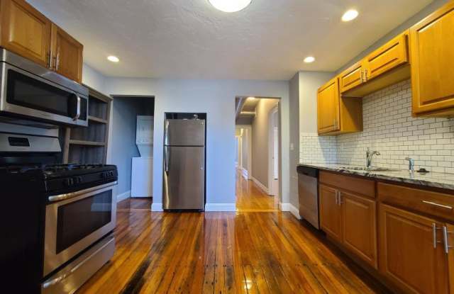 871 East 4th St. photos photos