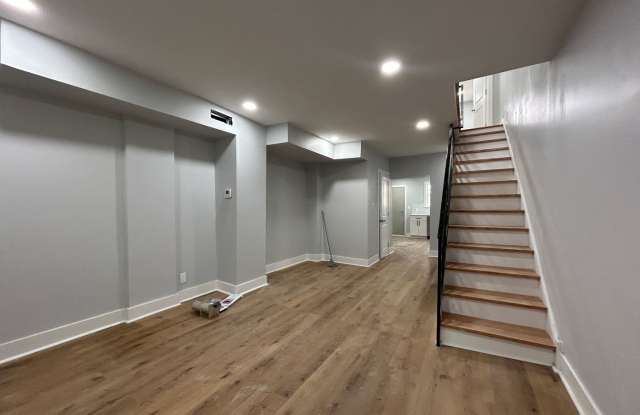 3B1.5B house in East Passyunk area Available NOW - 1049 Mercy Street, Philadelphia, PA 19148