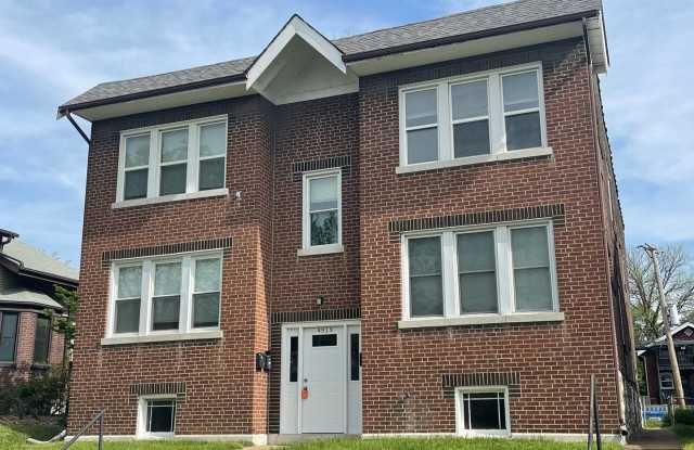 4919 Lansdowne photos photos