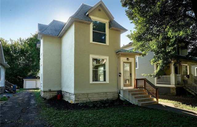 1036 15th Avenue SE photos photos