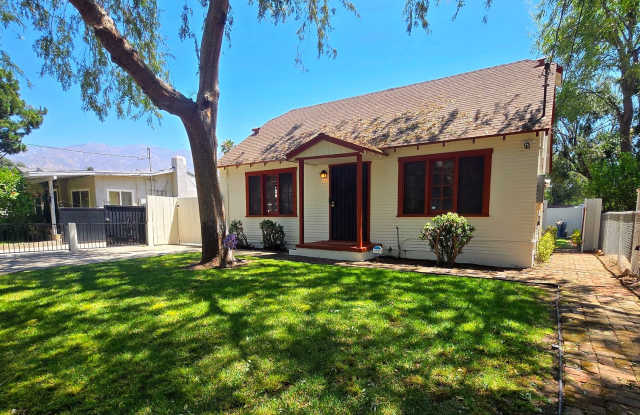 Charming Bungalow in Desirable NW Pasadena Gallery 3