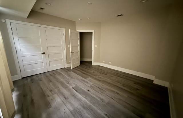 308 W Evergreen Avenue Gallery 2
