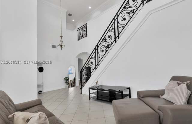 15270 SW 115th Ter Gallery 4