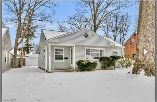 Charming 3BR House in Bay Village photos photos