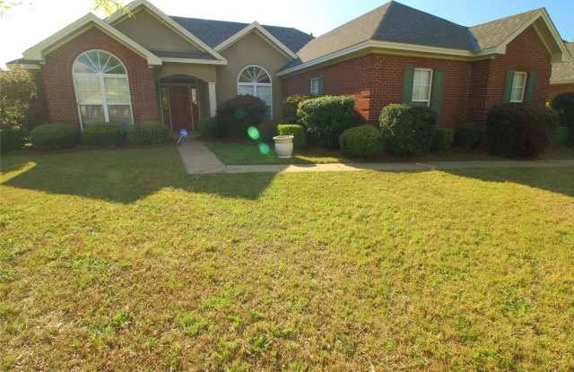 649 WHISTLEWOOD Road - 649 Whistlewood Road, Montgomery, AL 36117