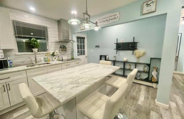 8 Hemlock Drive - 8 Hemlock Drive, North Bay Shore, NY 11706