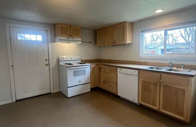 2-Bed 1-Bath Cottage near Westmoreland Park photos photos