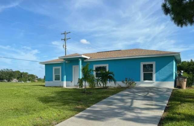 Move in Ready, Three Bed/2 bath-Close to SR 82 photos photos