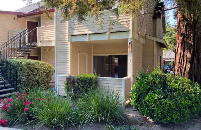 BLOSSOM VALLEY - Beautifully updated end unit condominium photos photos