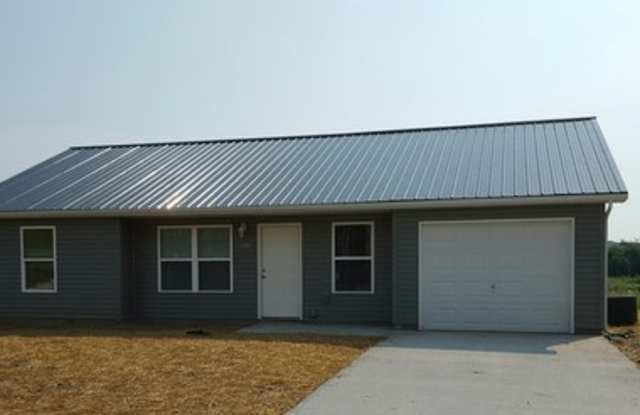 Newer 3 Bedroom 2 Bath Home Near I-44 - 195 Bogart Boulevard, St. Clair, MO 63077