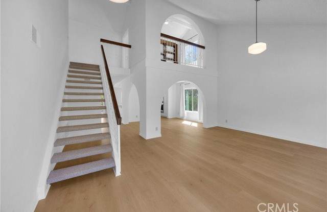 22086 Esplendor Gallery 2