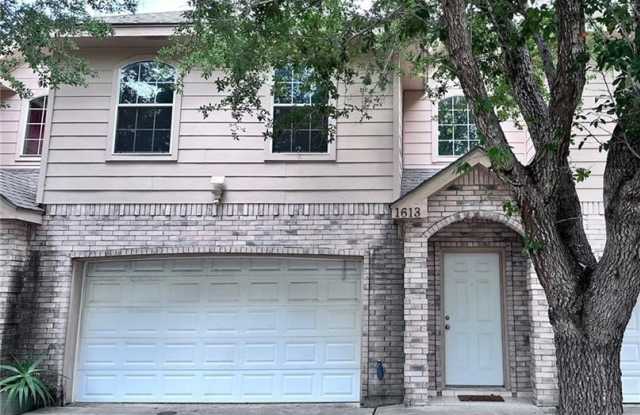1613 N Phoenix Street photos photos