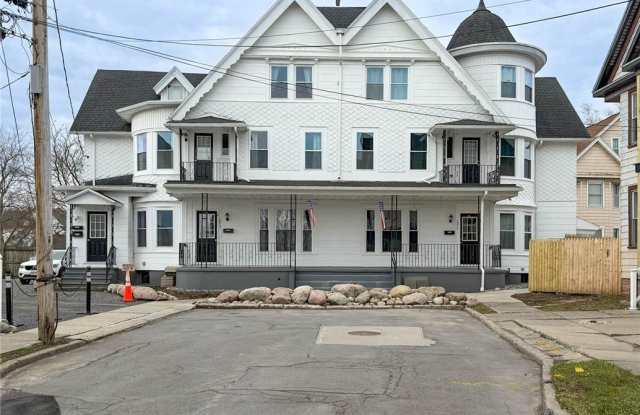 1015 White Place photos photos