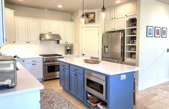 Stunning High-End Home on the 17th Hole at River’s Edge Golf Course - 3274 Northwest Fairway Heights Drive, Bend, OR 97703