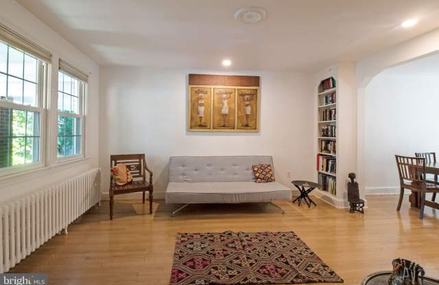 2224 OBSERVATORY Place NW Gallery 2