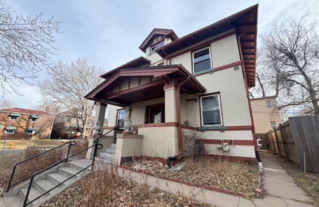 Beautiful Top-Floor 1Bd/1Ba Apartment with City Park Views photos photos