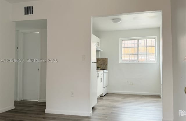 1885 NW 18th Ter Gallery 2