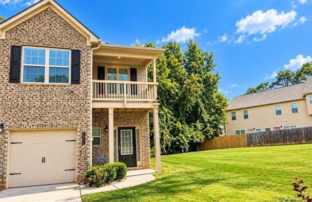 2557 Castellan Drive Gallery 1