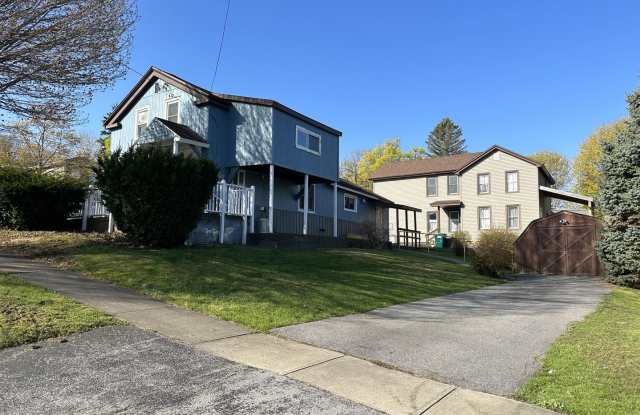 2 Story Move In Ready Home in Oswego! photos photos