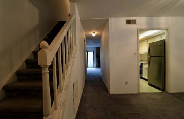 6300 Holcomb Way Gallery 2
