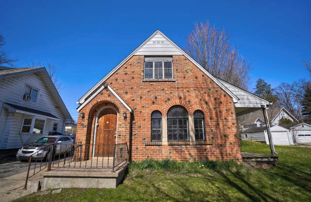 2424 Thomas St - 2424 Thomas Street, Flint, MI 48504
