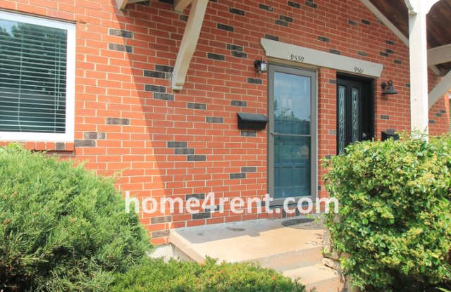 Beautiful Overland Park Townhome w/ Wood Floors, Large Open Kitchen and a Community Pool! photos photos