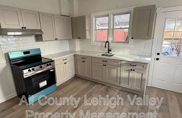 326 N Fountain St photos photos 326 N Fountain St photos photos