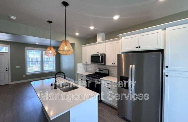 1678 St. George photos photos