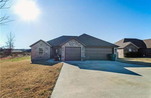 3 bedroom in sought after West side of Fayetteville Gallery 4
