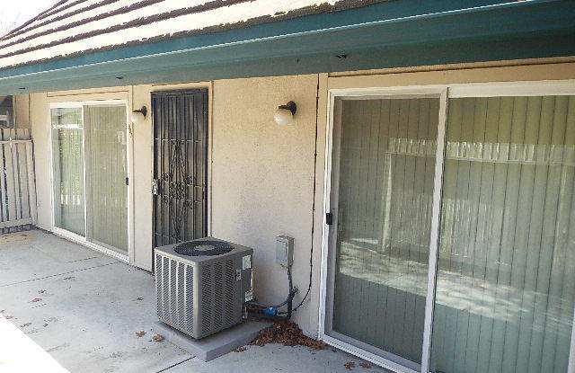 2 bedroom, 1 bath, Roundtree Court in the Greenhaven area photos photos