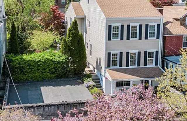 5631 Post Road photos photos