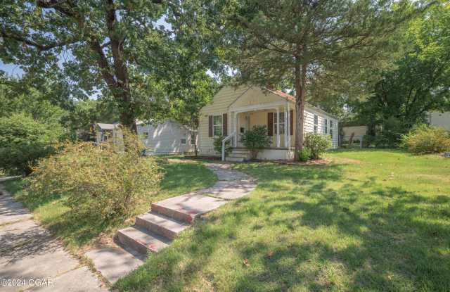 3217 S Pearl - 3217 South Pearl Avenue, Joplin, MO 64804