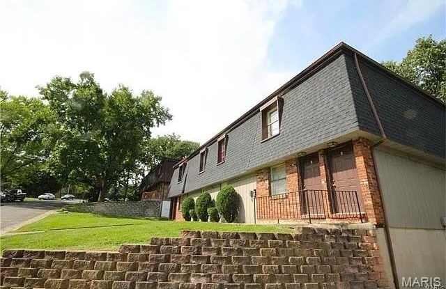 1104 ARROWHEAD Drive Gallery 1