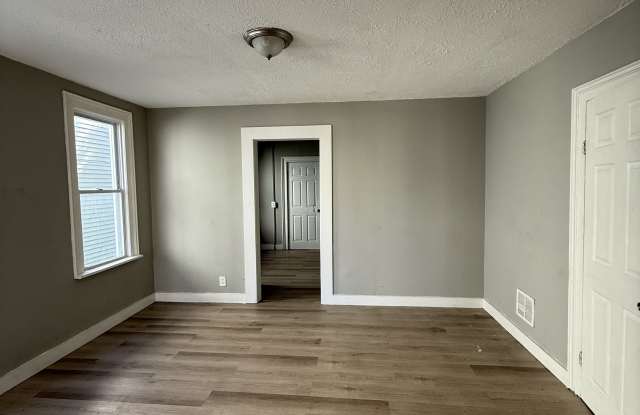 123 Lakeview Avenue - 1 Gallery 2