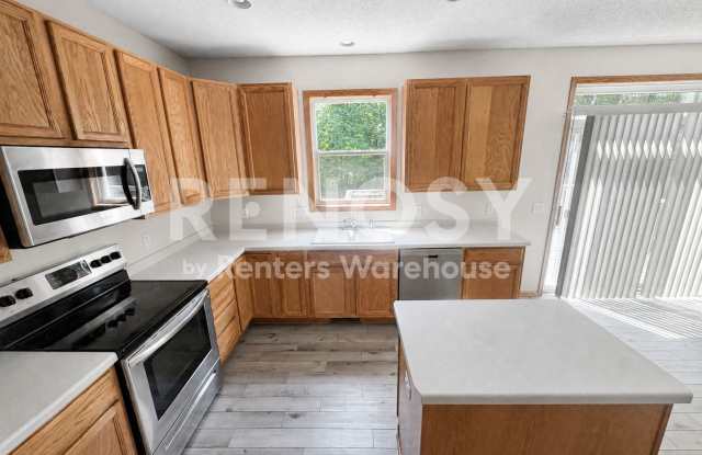 Available September 1st 3 Bedroom 3 Bath Single Family Home in Plymouth Gallery 4