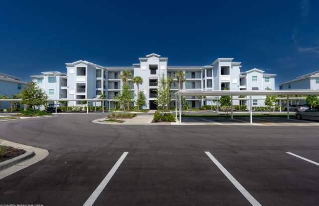 GOLF MEMBERSHIP - FANTASTIC VEWS- 3RD FLOOR UNIT photos photos